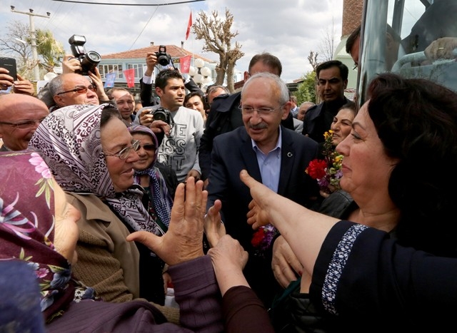 Seçim meydanları rengarenk 211