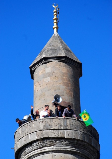 Seçim meydanları rengarenk 212
