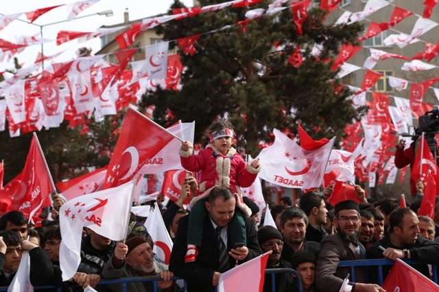 Seçim meydanları rengarenk 47
