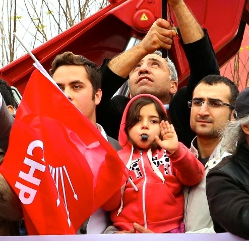 Seçim meydanları rengarenk 48