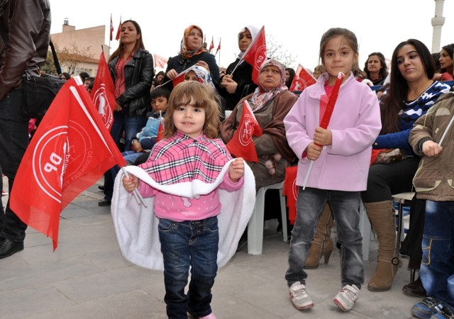 Seçim meydanları rengarenk 54