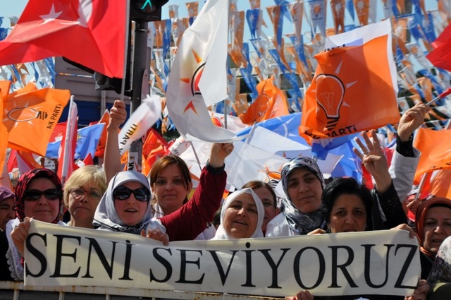 Seçim meydanları rengarenk 57