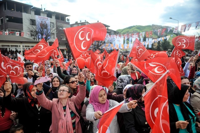 Seçim meydanları rengarenk 60