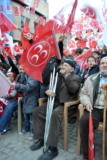 Seçim meydanları rengarenk 77