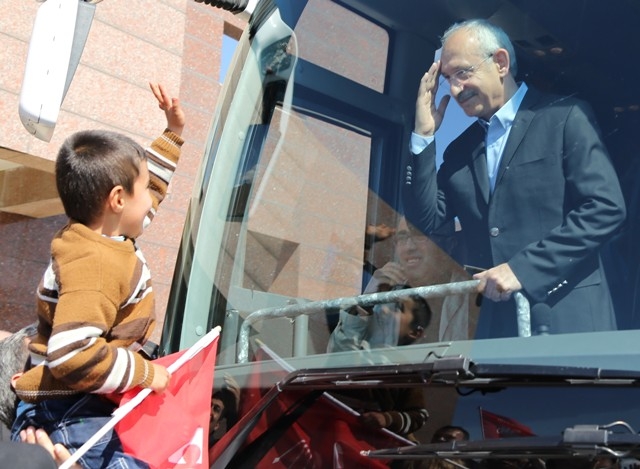 Seçim meydanları rengarenk 92