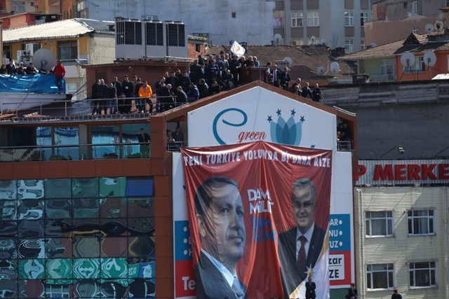 Seçim meydanları rengarenk 93