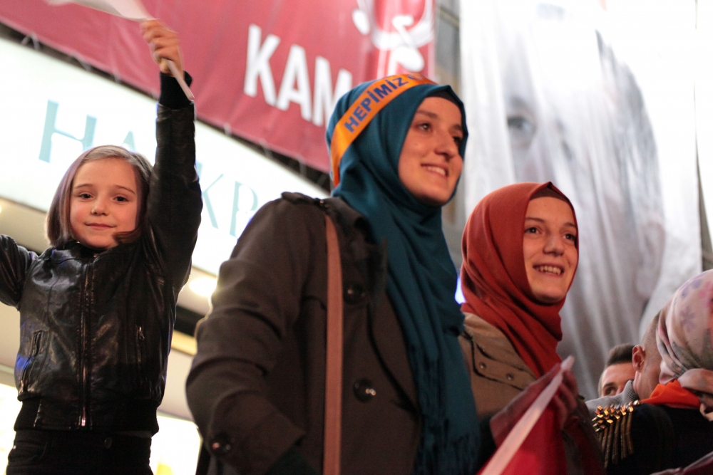AK PARTİ'NİN SEÇİM ZAFERİ DÜNYADA BÖYLE KUTLANDI 10