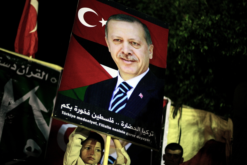 AK PARTİ'NİN SEÇİM ZAFERİ DÜNYADA BÖYLE KUTLANDI 16
