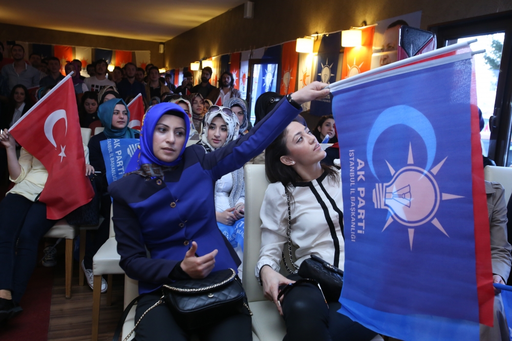 AK PARTİ'NİN SEÇİM ZAFERİ DÜNYADA BÖYLE KUTLANDI 2