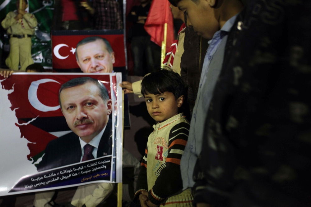 AK PARTİ'NİN SEÇİM ZAFERİ DÜNYADA BÖYLE KUTLANDI 21