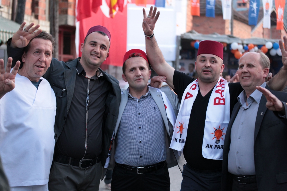 AK PARTİ'NİN SEÇİM ZAFERİ DÜNYADA BÖYLE KUTLANDI 26