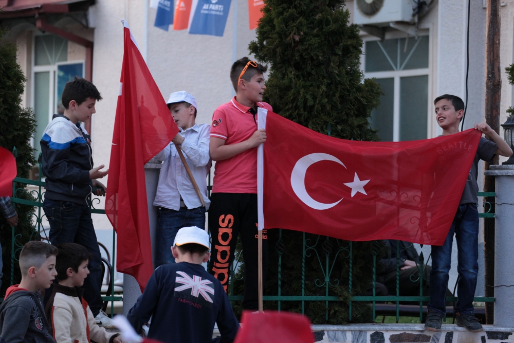 AK PARTİ'NİN SEÇİM ZAFERİ DÜNYADA BÖYLE KUTLANDI 27