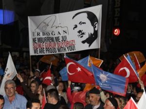 AK PARTİ'NİN SEÇİM ZAFERİ DÜNYADA BÖYLE KUTLANDI