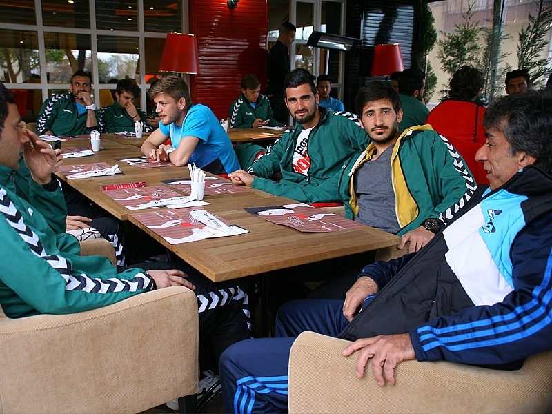 ANADOLU SELÇUKLUSPOR YEMEKTE BULUŞTU 14