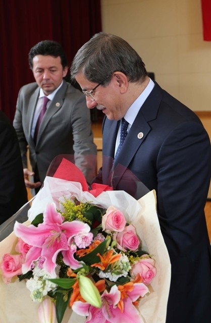 BAKAN DAVUTOĞLU'NA JAPONYA'DA SEVGİ SELİ 11