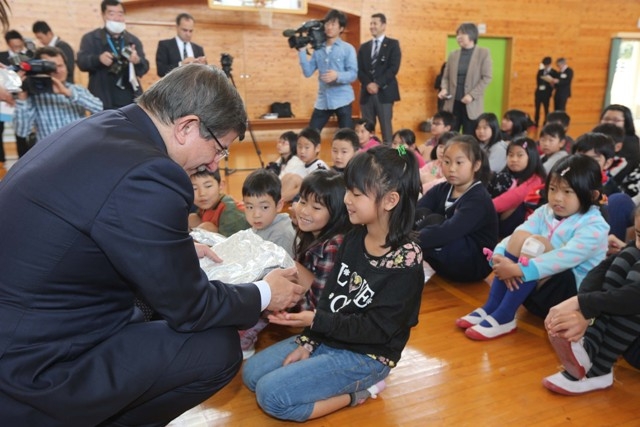 BAKAN DAVUTOĞLU'NA JAPONYA'DA SEVGİ SELİ 14