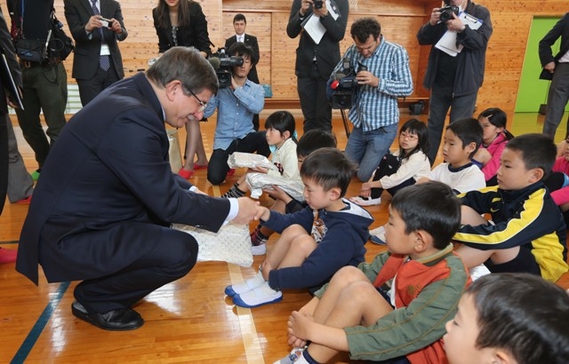 BAKAN DAVUTOĞLU'NA JAPONYA'DA SEVGİ SELİ 19