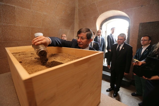 BAKAN DAVUTOĞLU'NA JAPONYA'DA SEVGİ SELİ 27
