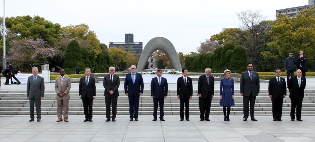 BAKAN DAVUTOĞLU'NA JAPONYA'DA SEVGİ SELİ 45