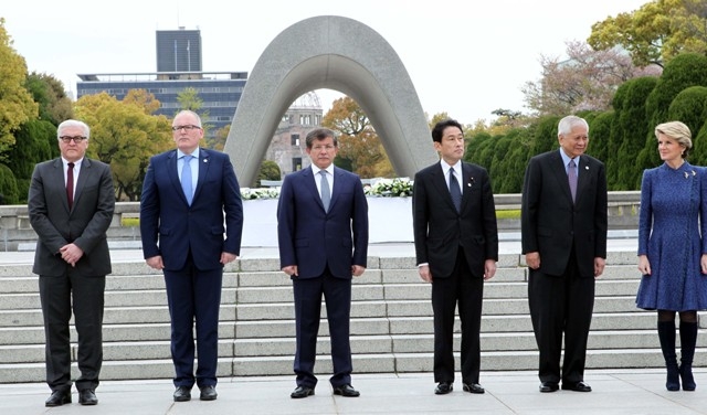BAKAN DAVUTOĞLU'NA JAPONYA'DA SEVGİ SELİ 46