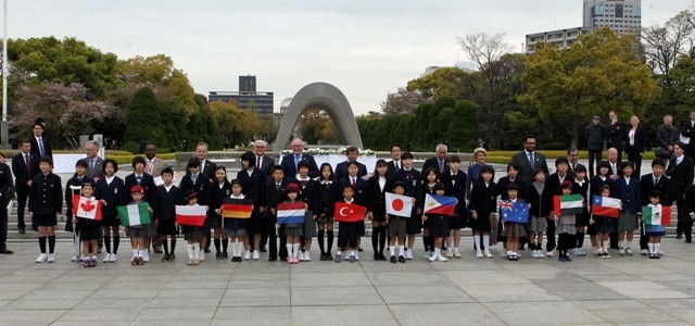 BAKAN DAVUTOĞLU'NA JAPONYA'DA SEVGİ SELİ 51