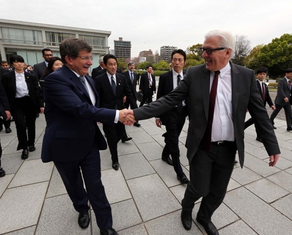 BAKAN DAVUTOĞLU'NA JAPONYA'DA SEVGİ SELİ 56