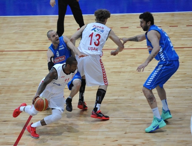 UŞAK SPORTİF: 91- TORKU SELÇUK ÜNİV: 78