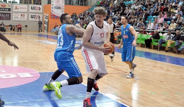 UŞAK SPORTİF: 91- TORKU SELÇUK ÜNİV: 78 20