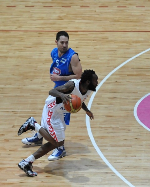 UŞAK SPORTİF: 91- TORKU SELÇUK ÜNİV: 78