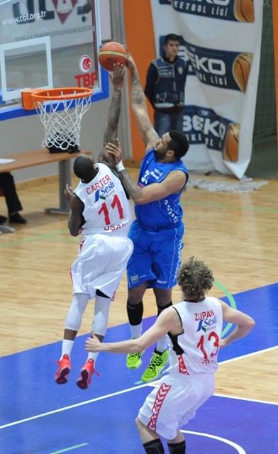 UŞAK SPORTİF: 91- TORKU SELÇUK ÜNİV: 78