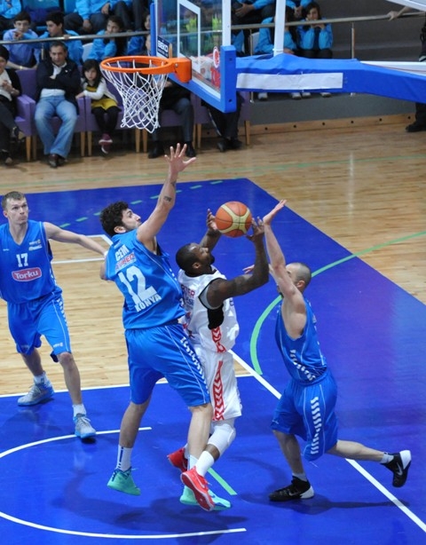 UŞAK SPORTİF: 91- TORKU SELÇUK ÜNİV: 78 8