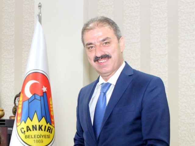 BELEDİYE BAŞKANLIĞI KOLTUĞUNDA YAŞLANDILAR 22