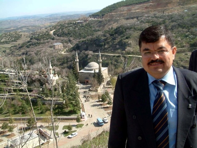 BELEDİYE BAŞKANLIĞI KOLTUĞUNDA YAŞLANDILAR 23