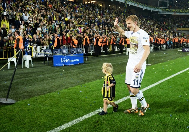 ŞAMPİYON FENERBAHÇE (YER SARI GÖK LACIVERT) 111