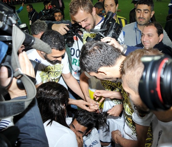 ŞAMPİYON FENERBAHÇE (YER SARI GÖK LACIVERT) 114