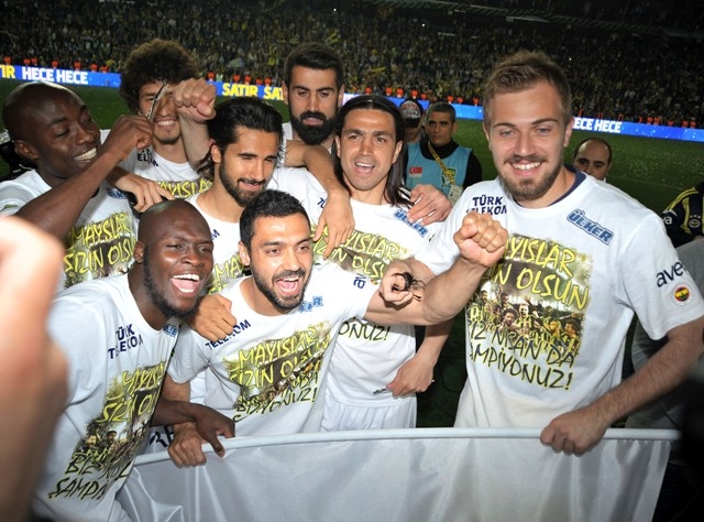 ŞAMPİYON FENERBAHÇE (YER SARI GÖK LACIVERT) 116