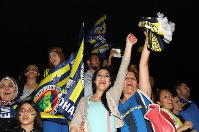 ŞAMPİYON FENERBAHÇE (YER SARI GÖK LACIVERT) 120