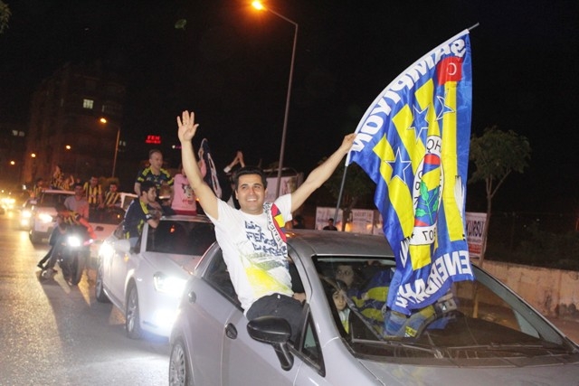 ŞAMPİYON FENERBAHÇE (YER SARI GÖK LACIVERT) 122