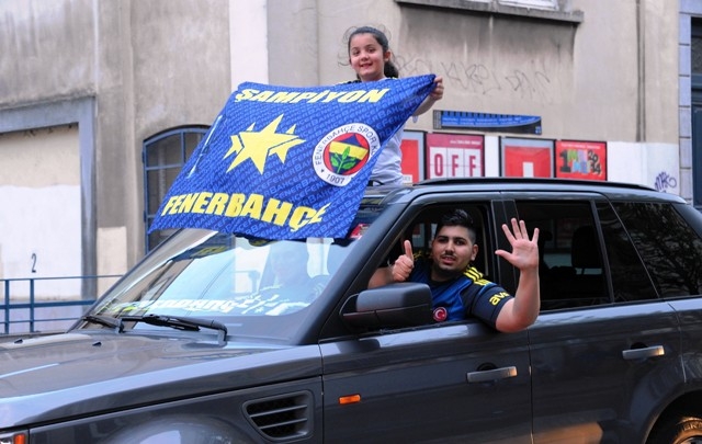 ŞAMPİYON FENERBAHÇE (YER SARI GÖK LACIVERT) 126