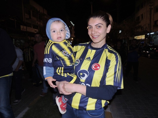 ŞAMPİYON FENERBAHÇE (YER SARI GÖK LACIVERT) 132