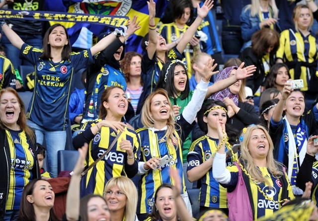 ŞAMPİYON FENERBAHÇE (YER SARI GÖK LACIVERT) 31