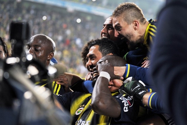 ŞAMPİYON FENERBAHÇE (YER SARI GÖK LACIVERT) 41