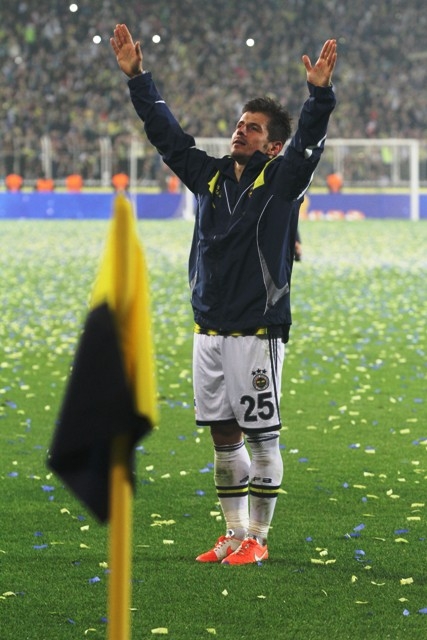 ŞAMPİYON FENERBAHÇE (YER SARI GÖK LACIVERT) 44