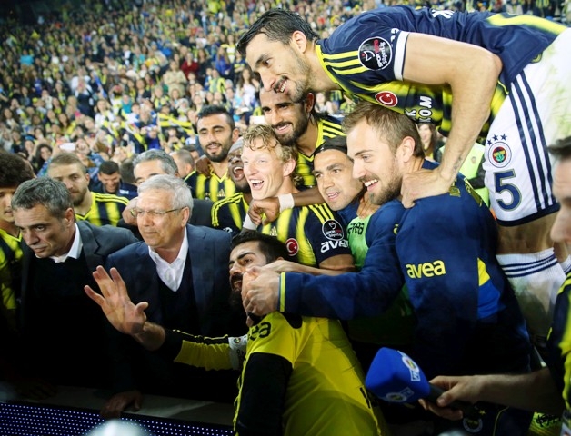 ŞAMPİYON FENERBAHÇE (YER SARI GÖK LACIVERT) 52