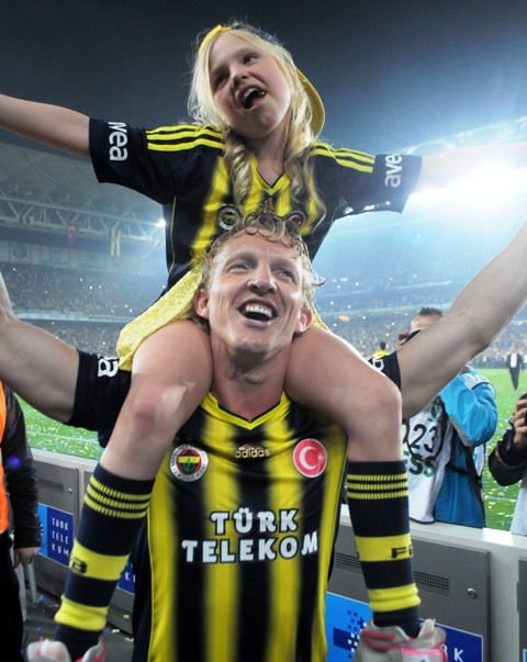 ŞAMPİYON FENERBAHÇE (YER SARI GÖK LACIVERT) 55