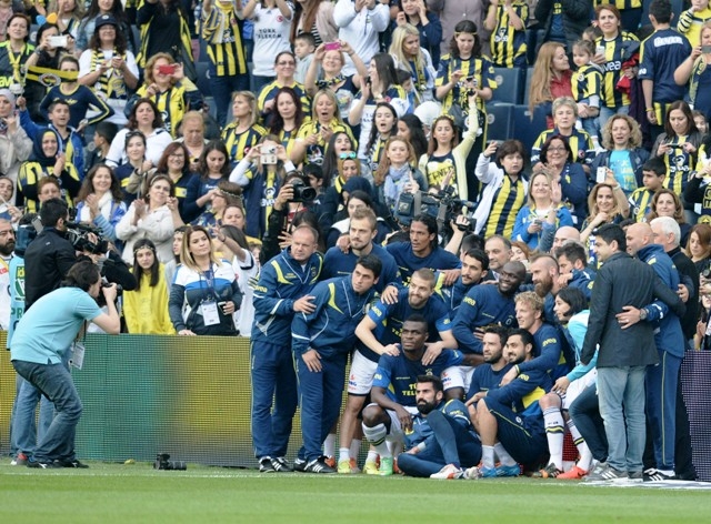 ŞAMPİYON FENERBAHÇE (YER SARI GÖK LACIVERT) 70