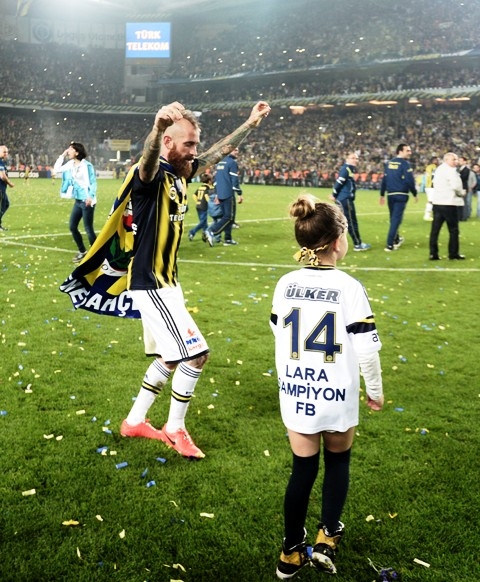ŞAMPİYON FENERBAHÇE (YER SARI GÖK LACIVERT) 72