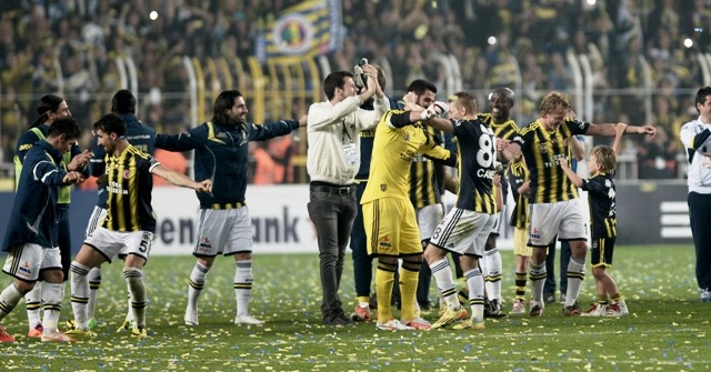 ŞAMPİYON FENERBAHÇE (YER SARI GÖK LACIVERT) 82