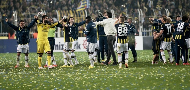 ŞAMPİYON FENERBAHÇE (YER SARI GÖK LACIVERT) 83