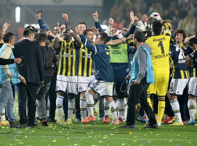 ŞAMPİYON FENERBAHÇE (YER SARI GÖK LACIVERT) 86